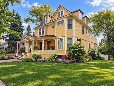 708 8th St S, Fargo, ND, 58103