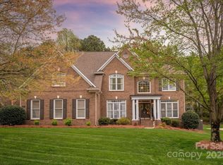 4027 Wallbrook Dr, Matthews, NC 28105
