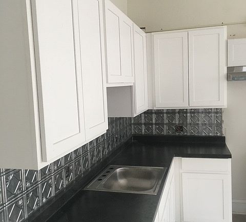 4th image of 530 Elm St #2
