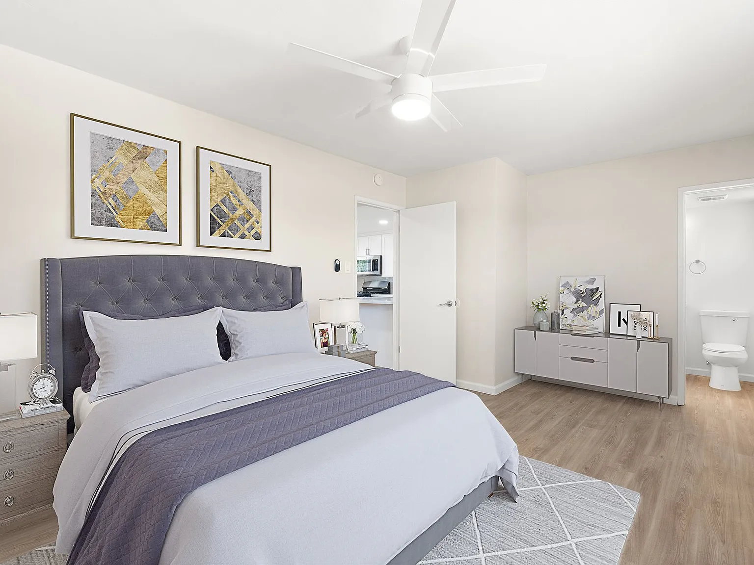 9139 - Jade Apts — Photo 4