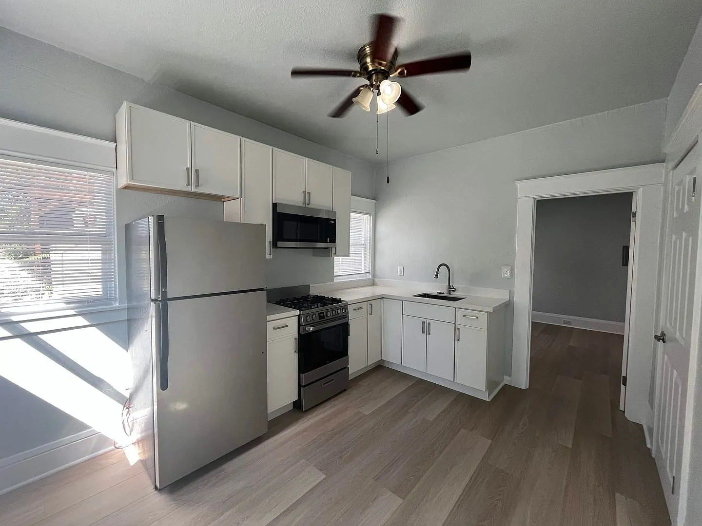 727 N Sutter St — Photo 1