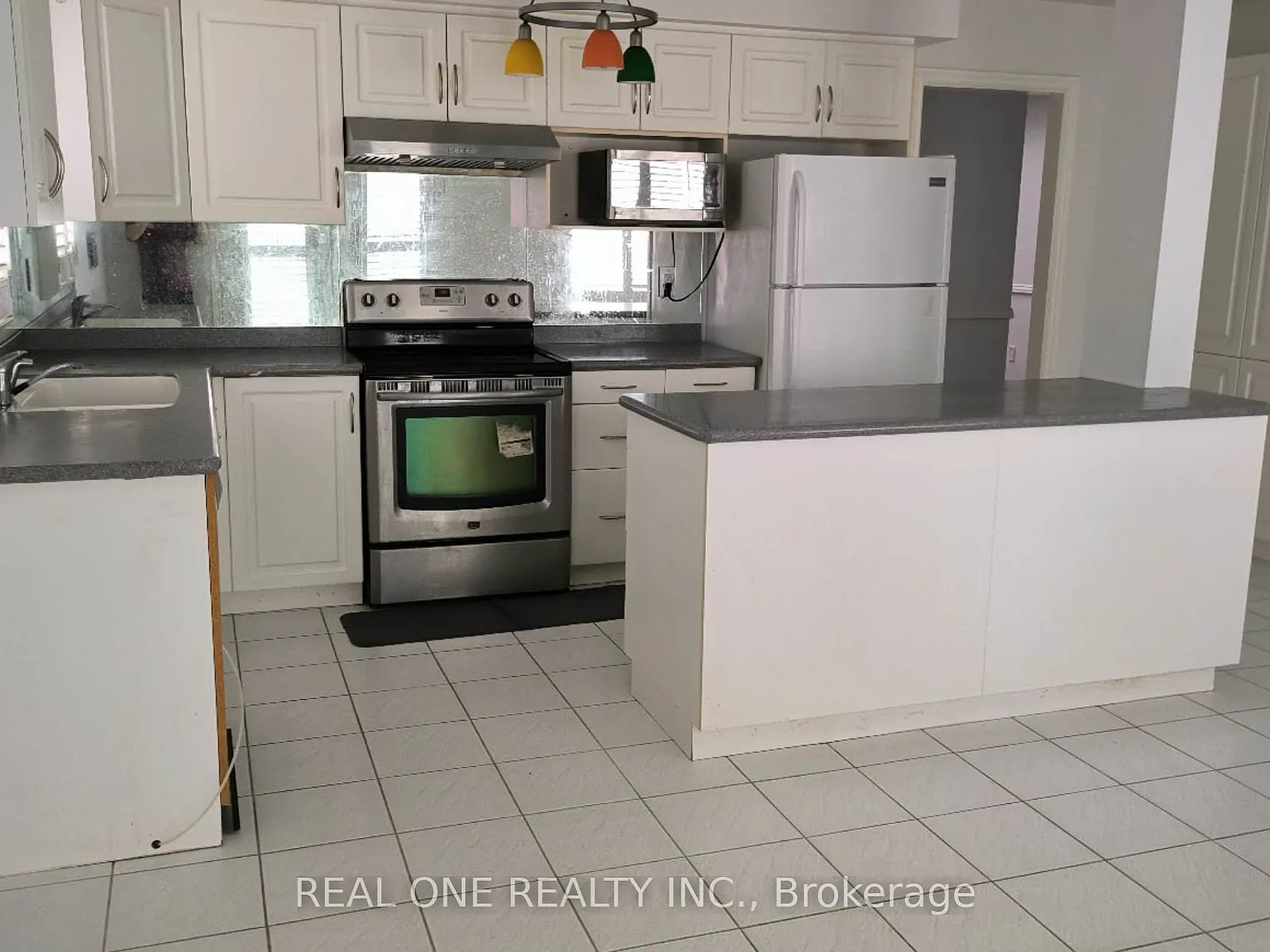 6 bed, $4,680 — Photo 2