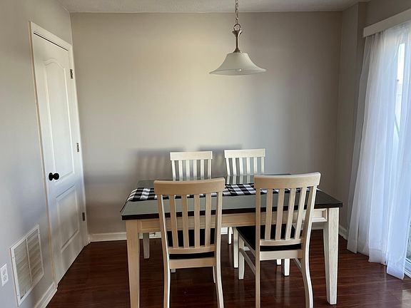 2nd image of 29 Stafford Cir