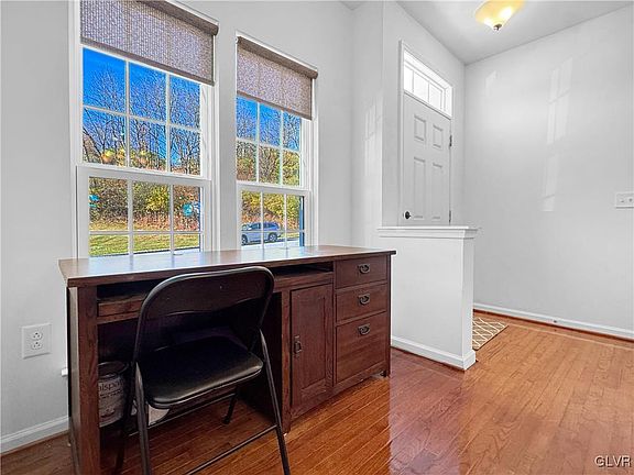 2nd image of 3529 Windsor Ct