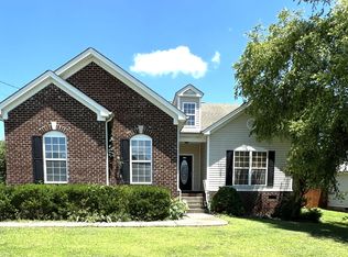 218 Cross Valley Dr, Columbia, TN 38401