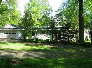 911 Gunton Dr, Fairview, PA 16415