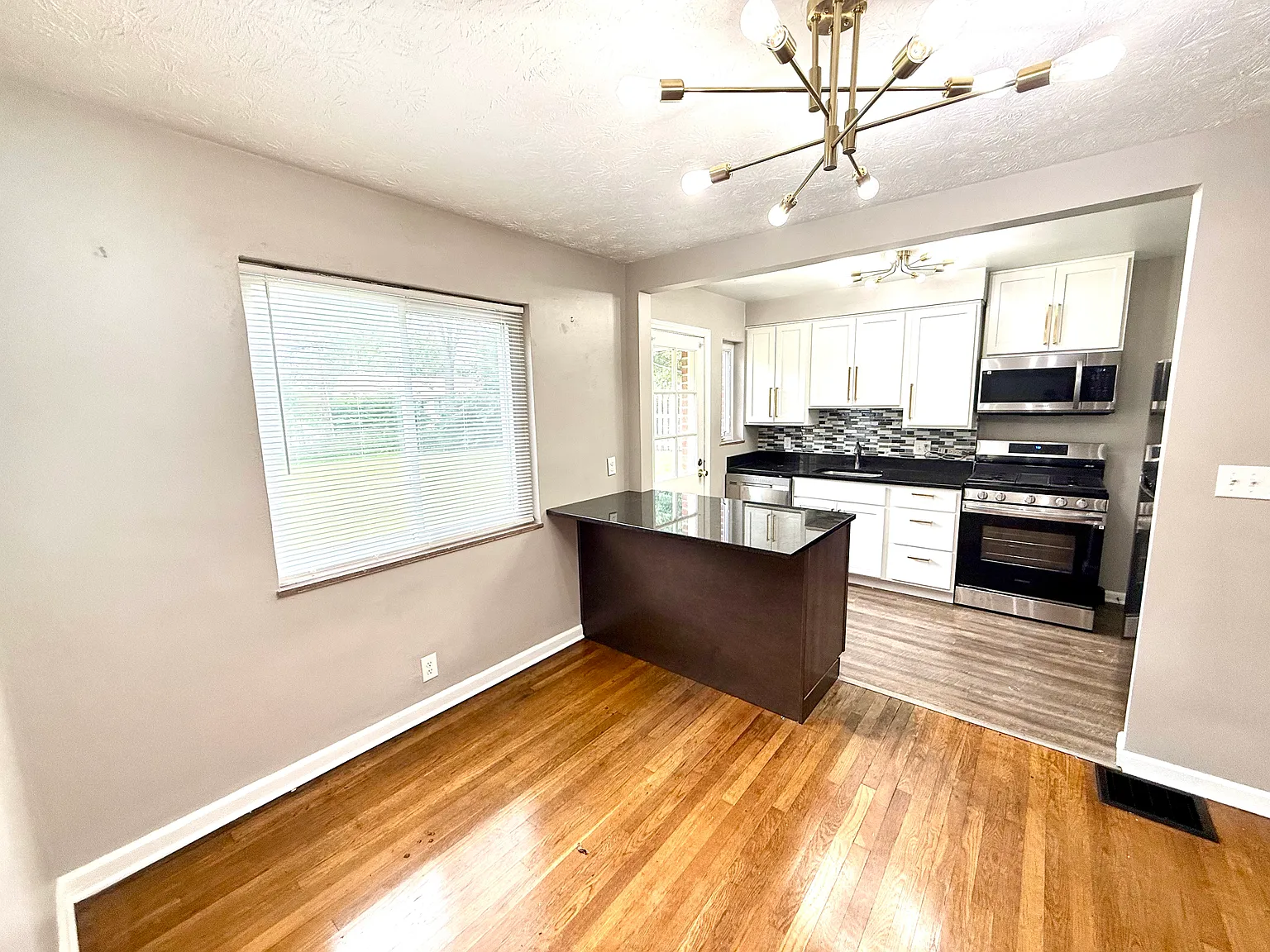 2 bed, 1350 sqft, $1,249 — Photo 4
