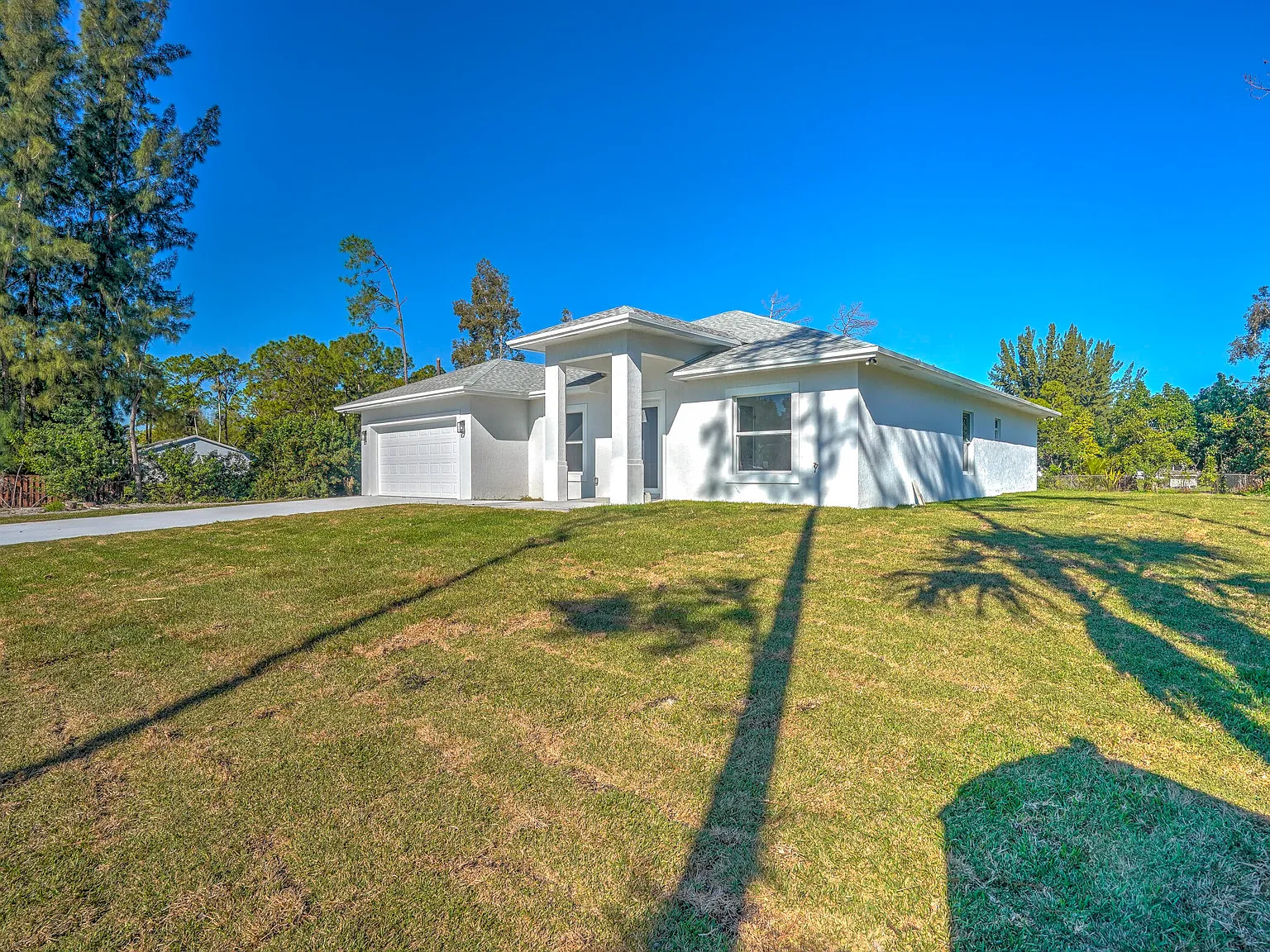 4 bed, 3.0 bath, 2160 sqft, $4,200 — Photo 3