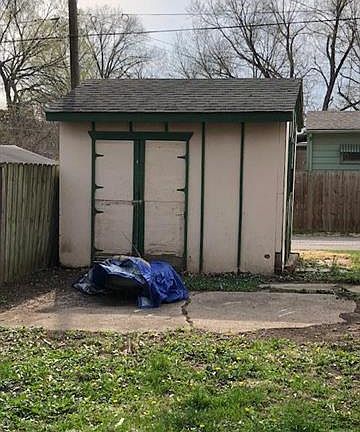 5th image of 611 N 12th St