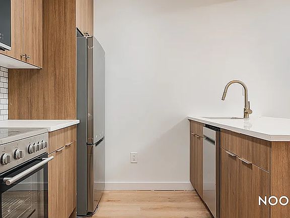 3rd image of 68 Gold St #6Z