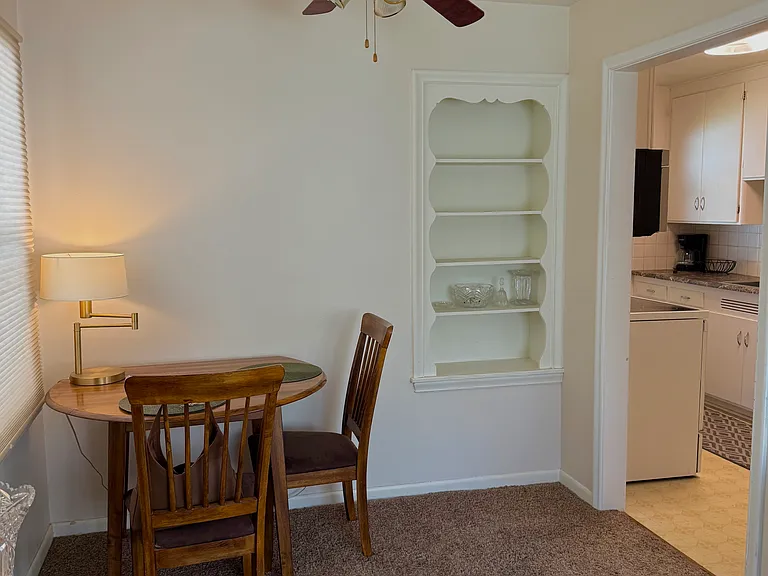 1415 E Thurston Ave — Photo 3