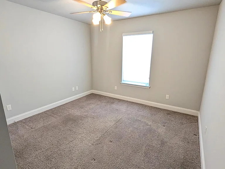 1827 Sundown Dr — Photo 10