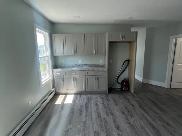 151 Pilgrim Ave APT 2, Worcester, MA 01604