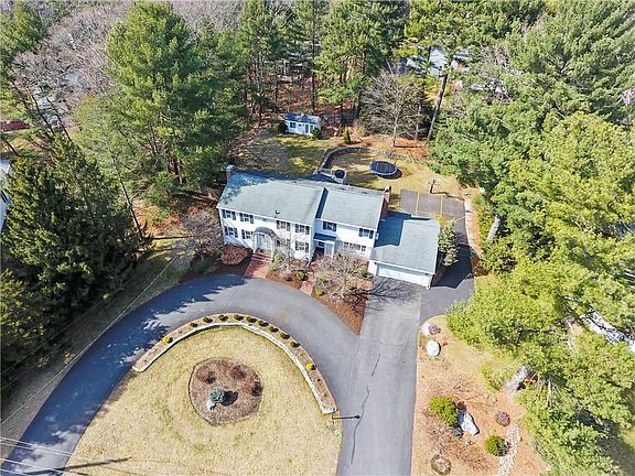 3rd image of 95 Jefferson Dr