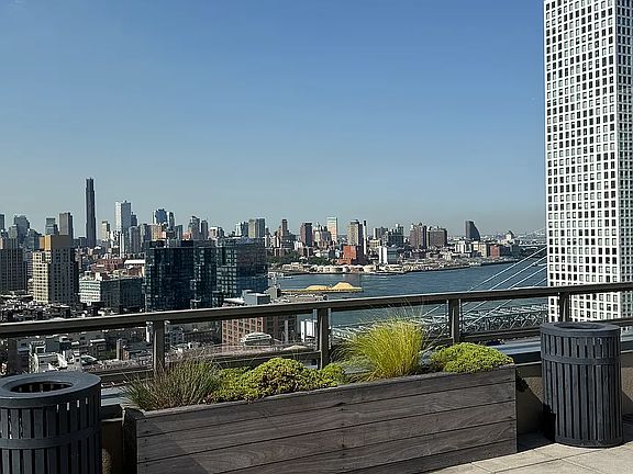 5th image of 321 Wythe Ave APT 908