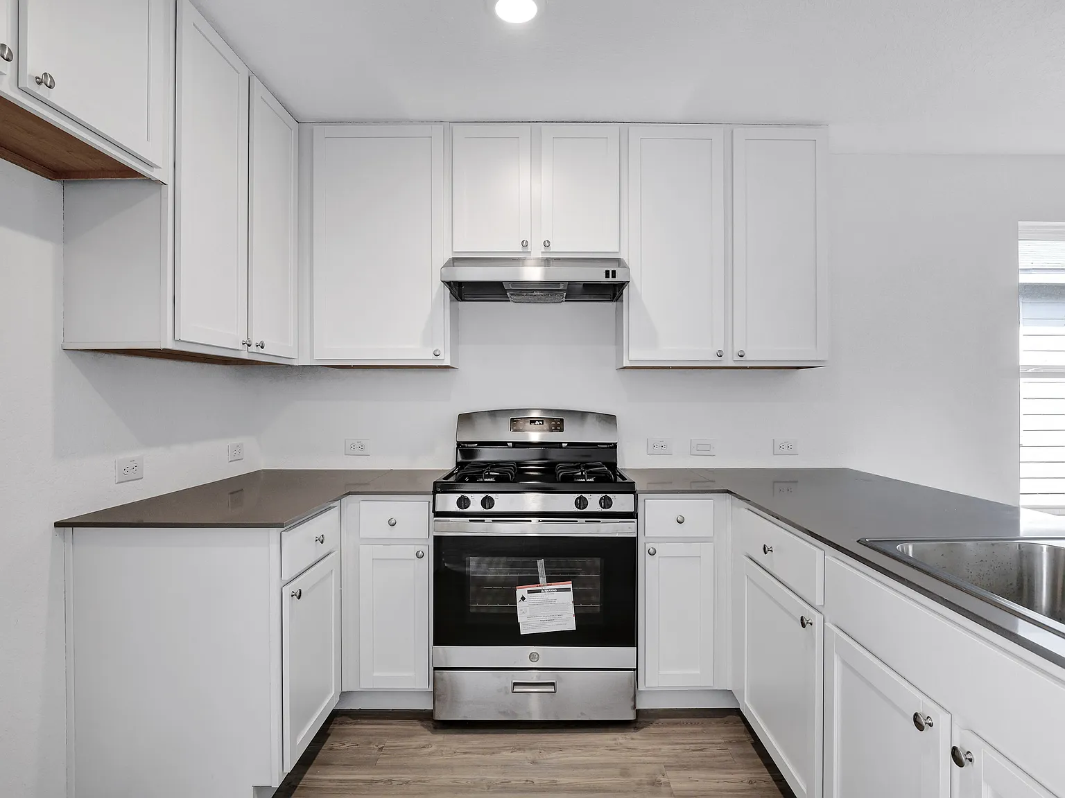 3 bed, 1440 sqft, $1,600 — Photo 1