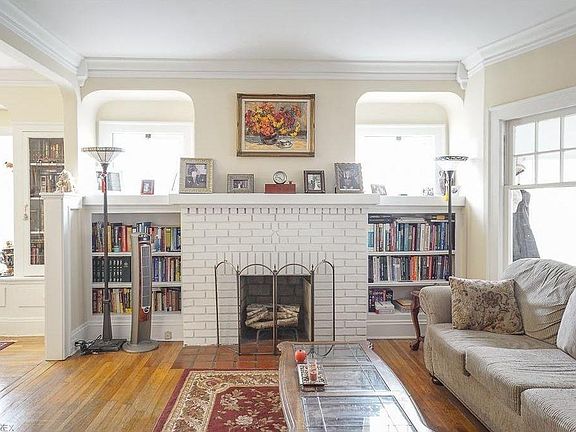 2nd image of 10107 Burton Ave