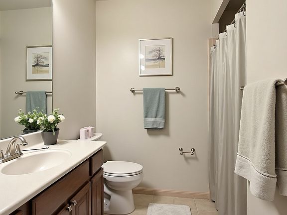 5th image of 604 N Buckingham Ct #604