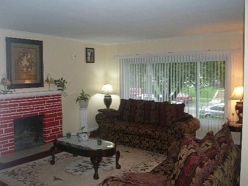 4th image of 639 S Lincoln Ave