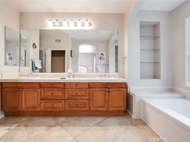 6251 Pacific Pointe Dr #17 — Photo 16