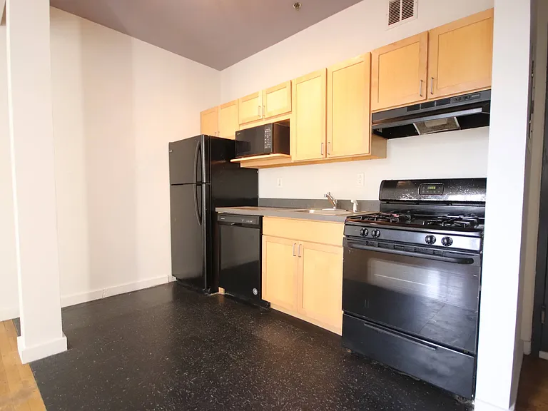 47-45 Vernon Blvd #2B — Photo 8