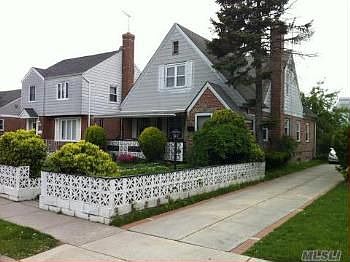 4th image of 11618 229th St