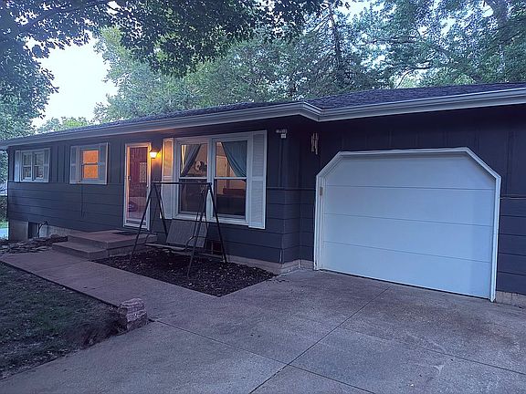 2nd image of 3213 Highland Cir