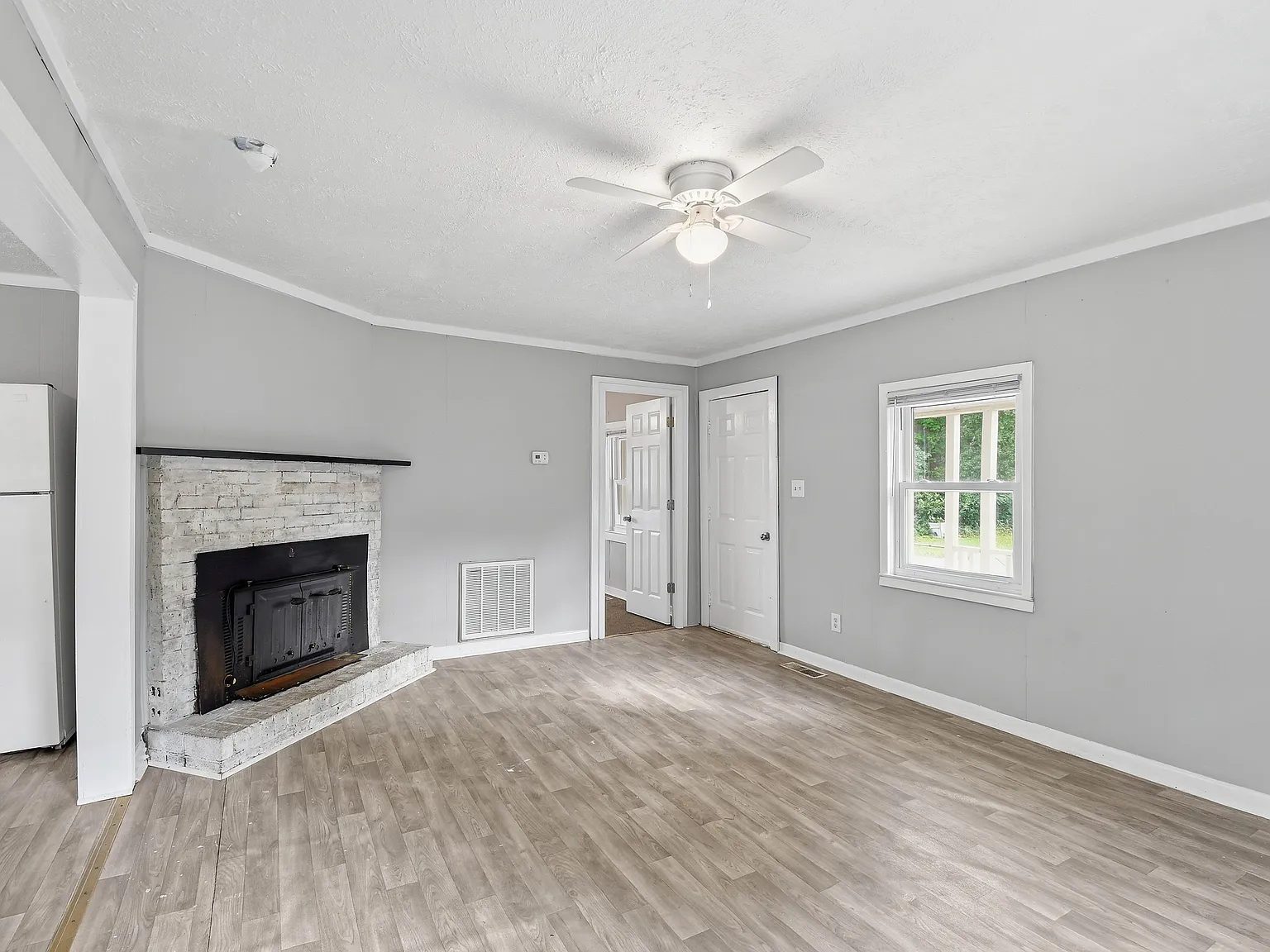 2 bed, 915 sqft, $999 — Photo 4