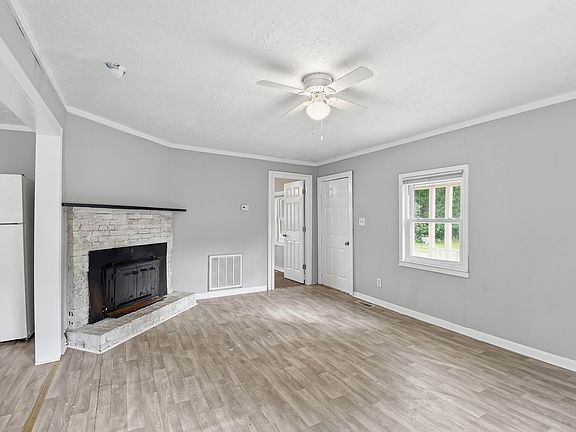 4th image of 236 Ledbetter St