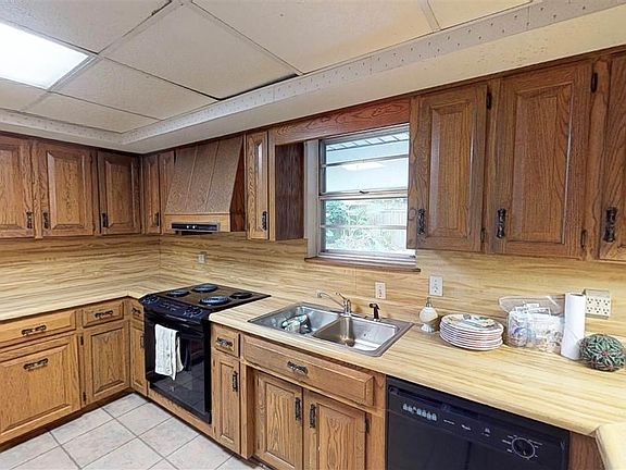 4th image of 204 Hibiscus Ave