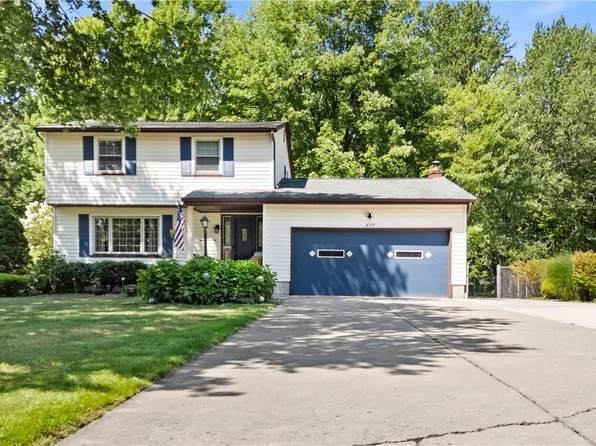 4319 Timberbrook Dr, Canfield, OH 44406