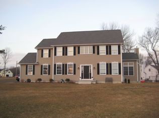 4 Grooms Way, East Lyme, CT 06333