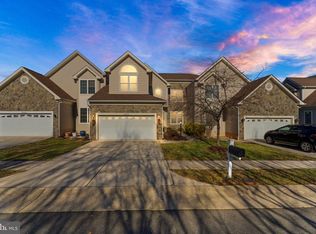 42450 Londontown Ter, Chantilly, VA 20152
