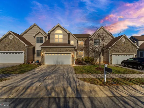 42450 Londontown Ter, Chantilly, VA 20152