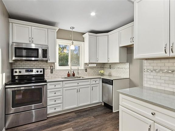 5th image of 7681 Rainbow Dr