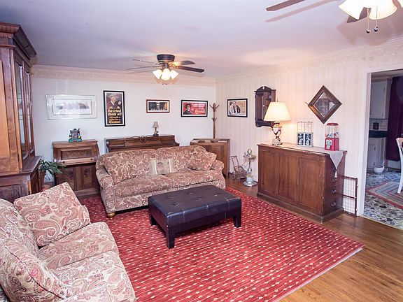 2nd image of 617 Roosevelt Ave