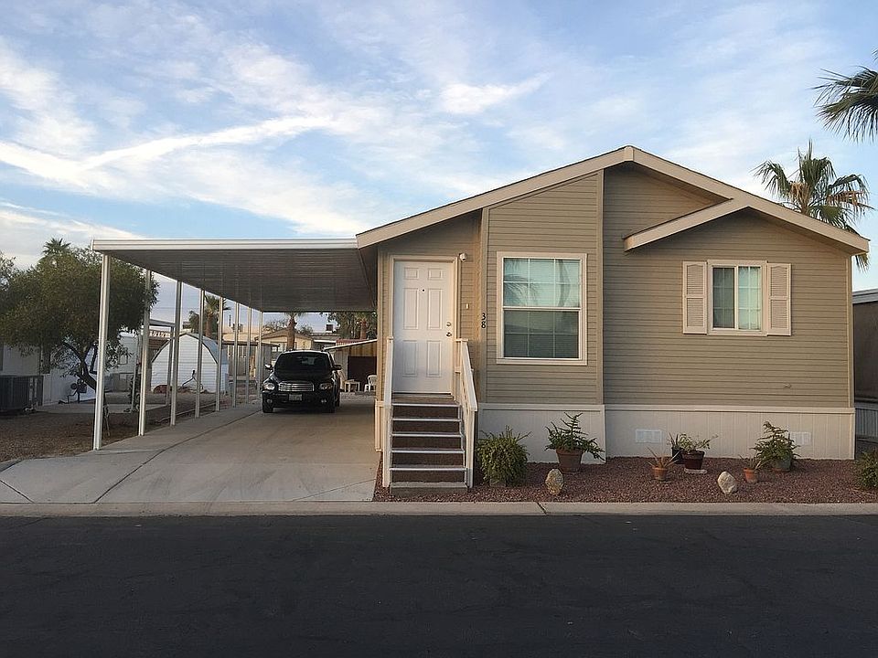 Front of House and carport