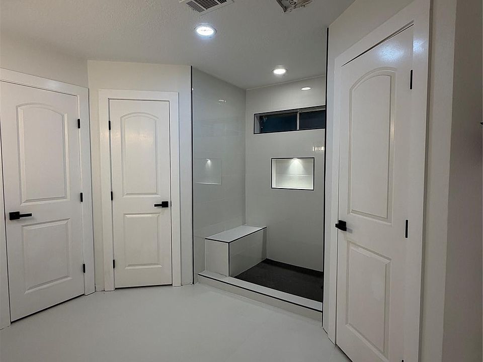 2nd image of 4631 Hickory Downs Dr