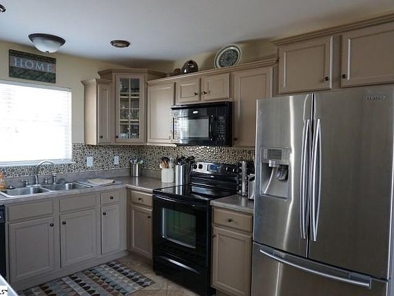 4th image of 122 Dogwood Ln