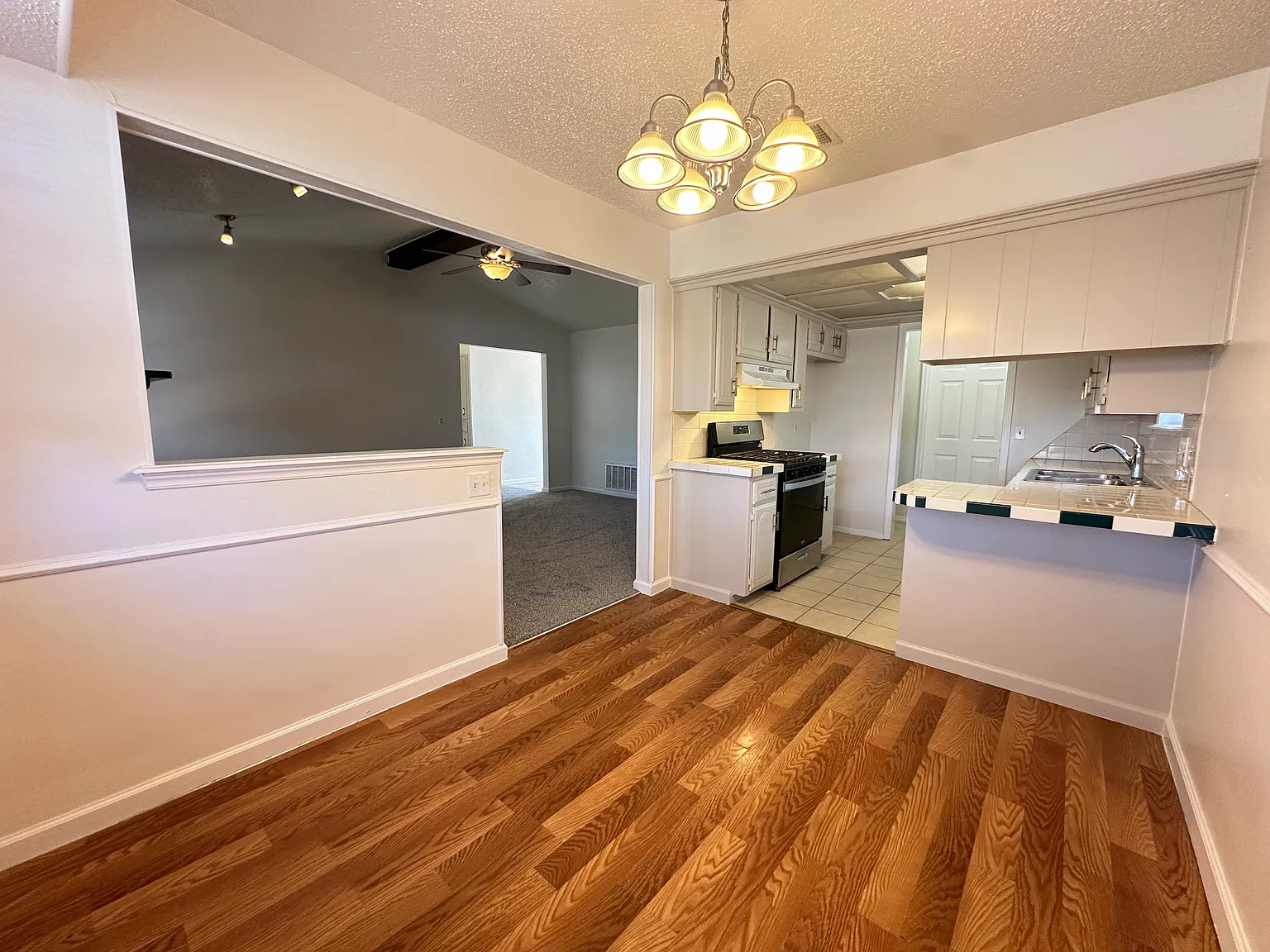 1009 NW 8th St — Photo 4
