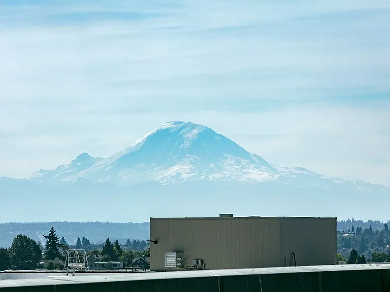 When the mountain is out, it's spectacular. Bring a beverage and enjoy.