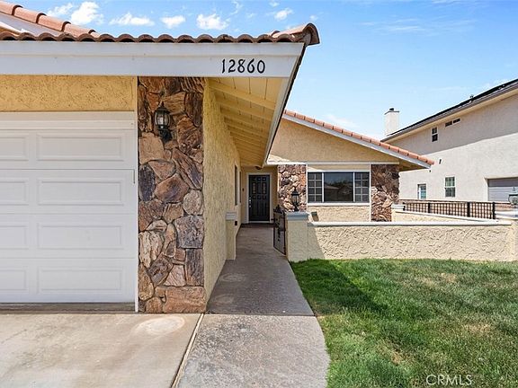 3rd image of 12860 Golf Course Dr