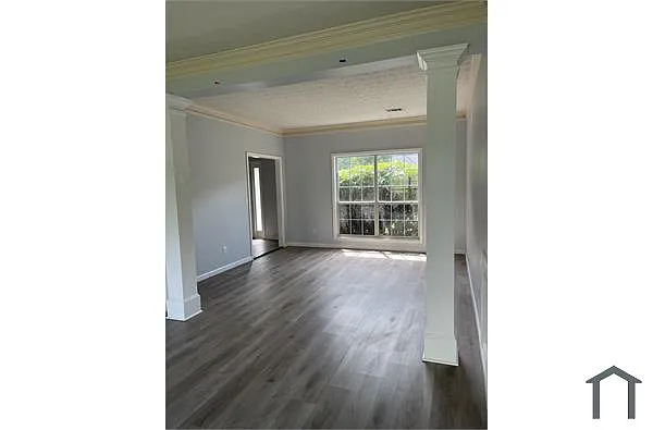 Building Photo - 3585 Highland Bluff Dr
