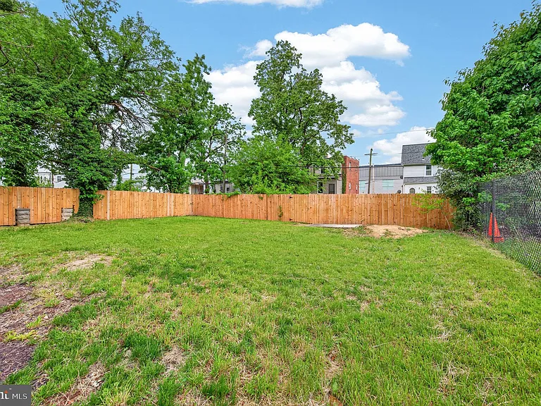 5306 Ethelbert Ave — Photo 36