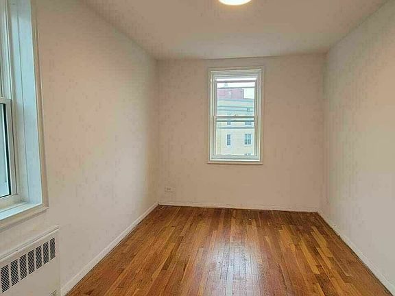 4th image of 2530 Independence Ave #4M