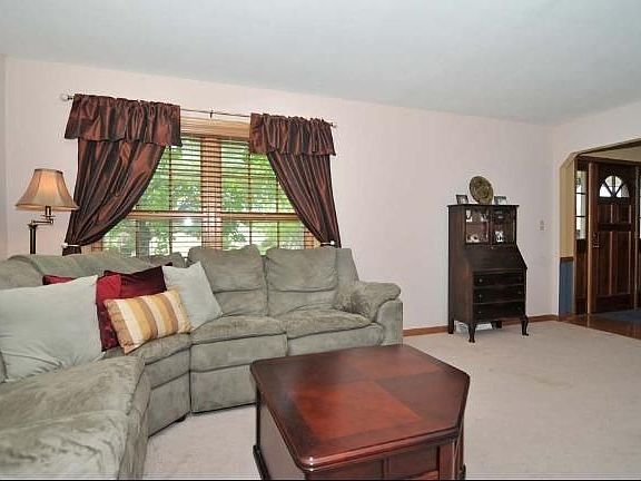 2nd image of W210N16570 Glencoe Ln