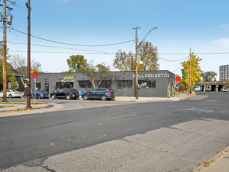 The Hollander Row Homes — Photo 7