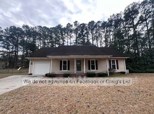 204 Cobblestone Ct, Raeford, NC 28376