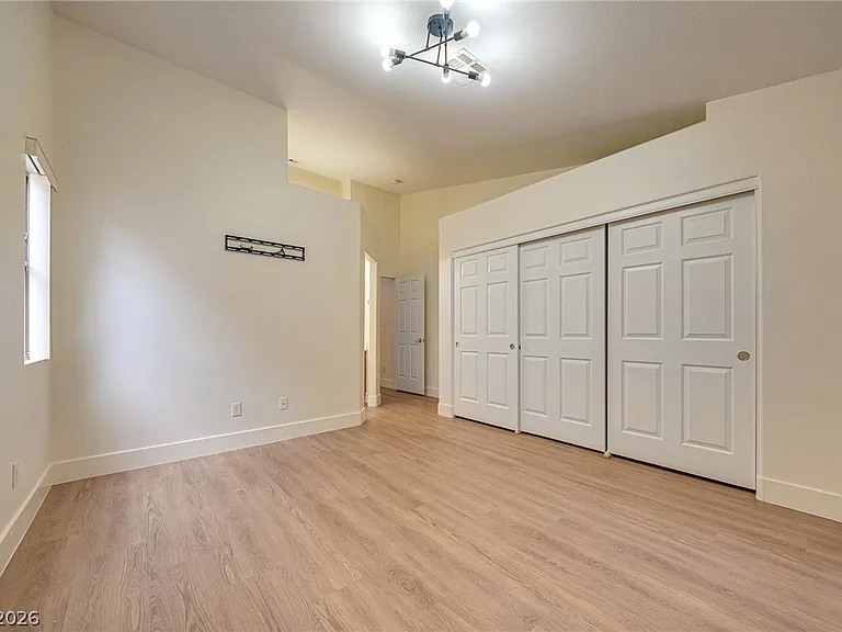 9829 Panorama Cliff Dr — Photo 12