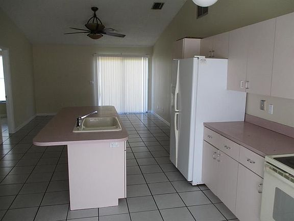 3rd image of 2150 SW Gemini Ln